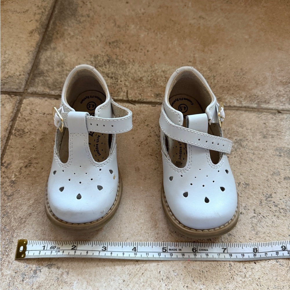 Footmates Mary Jane classic kids shoes Size 4.5